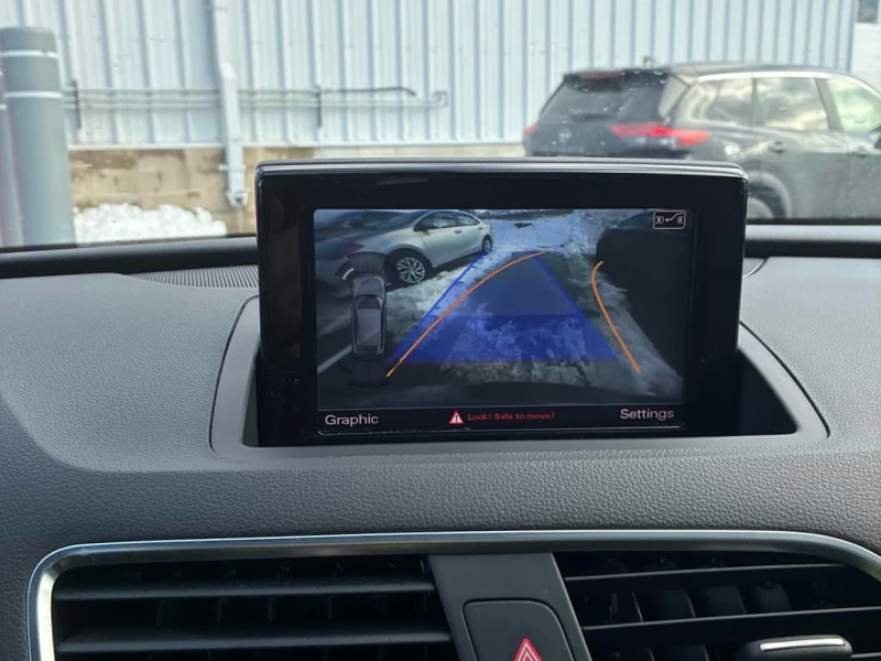 Audi Q3 * Technik * CARFAX * БЕЗ ПЪРВОНАЧАЛНА ВНОСКА, снимка 14 - Автомобили и джипове - 52932202