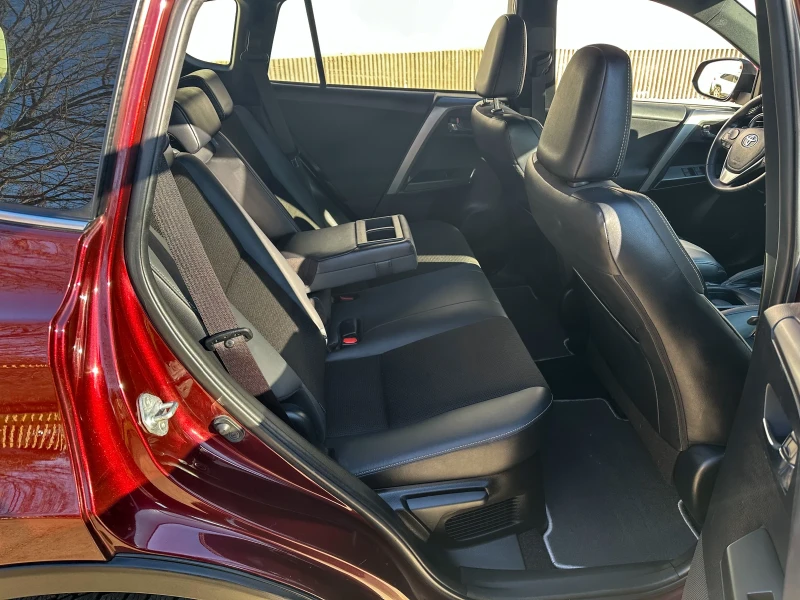 Toyota Rav4 2.5Hybrid/ГАРАНЦИЯ/РЕГИСТРИРАН, снимка 12 - Автомобили и джипове - 53061118