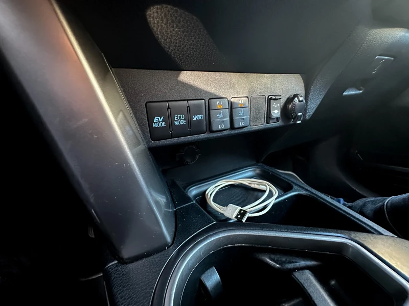 Toyota Rav4 2.5Hybrid/ГАРАНЦИЯ/РЕГИСТРИРАН, снимка 16 - Автомобили и джипове - 53061118
