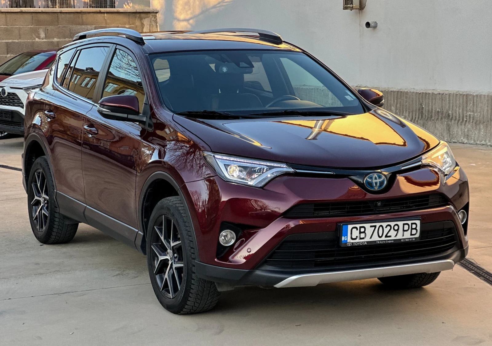 Toyota Rav4 2.5Hybrid/ГАРАНЦИЯ/РЕГИСТРИРАН, снимка 1