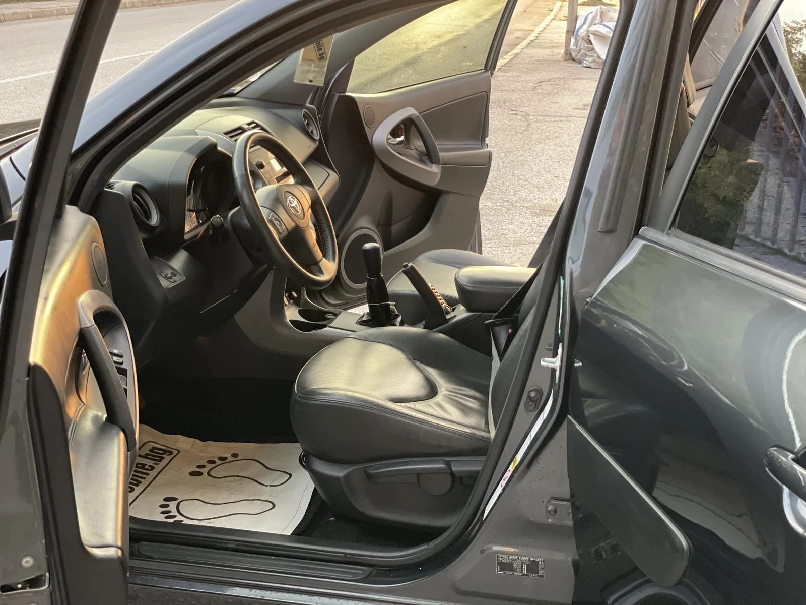 Toyota Rav4 2.0vVTI, КОЖА, LCD-TV, 4x4, ИТАЛИЯ - изображение 9