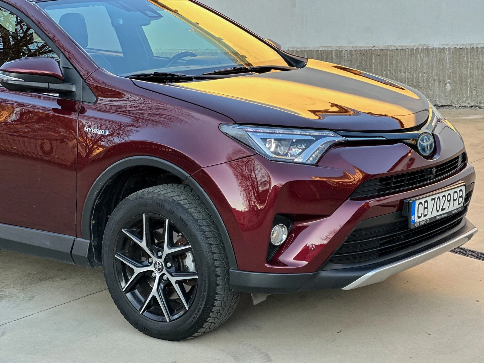 Toyota Rav4 2.5Hybrid/ГАРАНЦИЯ/РЕГИСТРИРАН - изображение 4