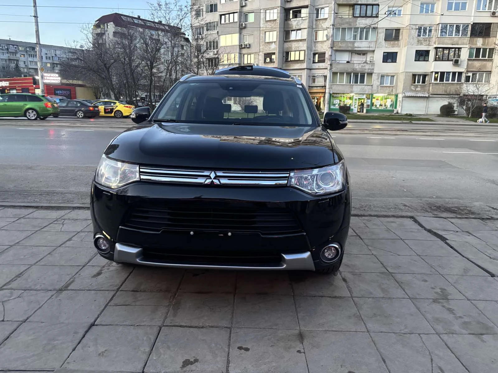 Mitsubishi Outlander, снимка 4 - Автомобили и джипове - 53866608