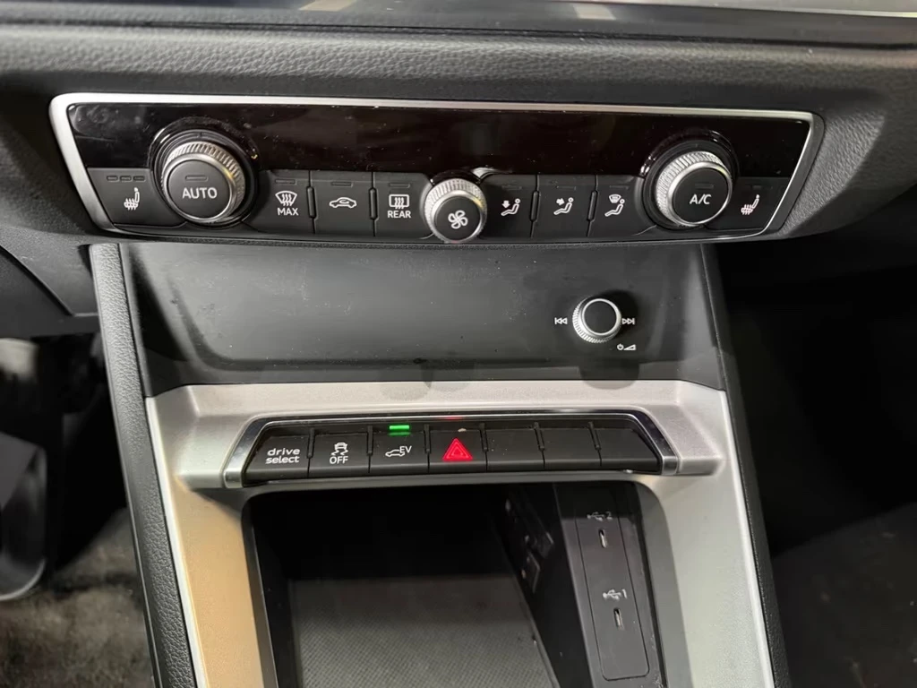 Audi Q3 45TFSI e Plug in Hybrid 245ps DK, снимка 15 - Автомобили и джипове - 54751170