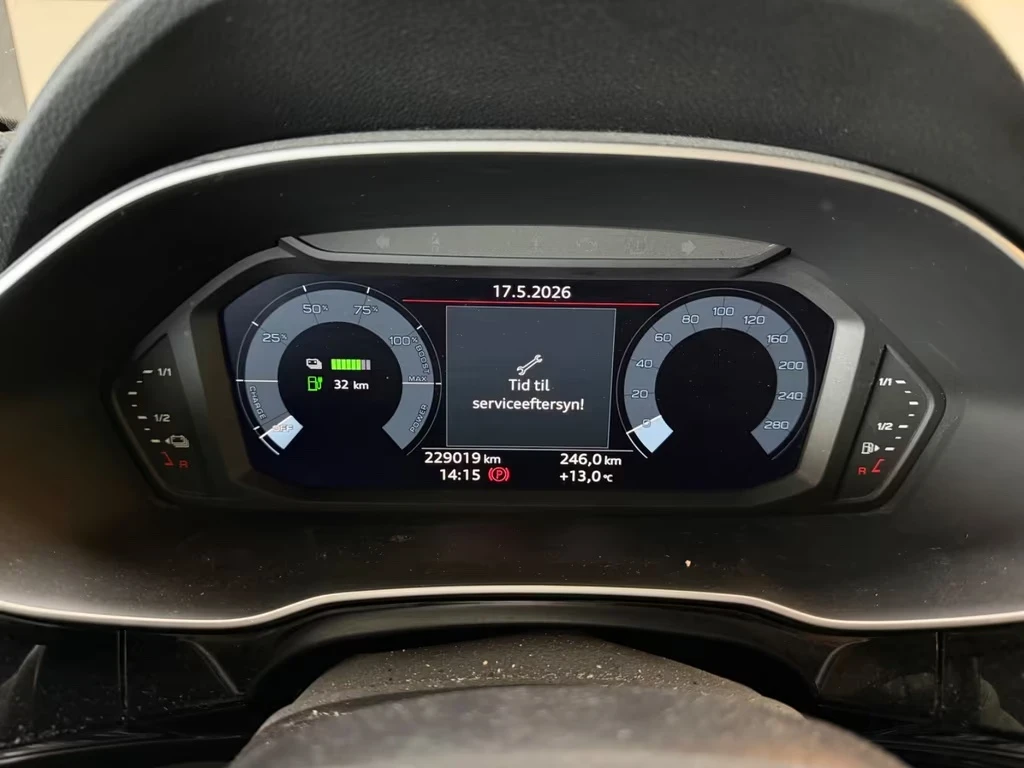 Audi Q3 45TFSI e Plug in Hybrid 245ps DK, снимка 12 - Автомобили и джипове - 54751170