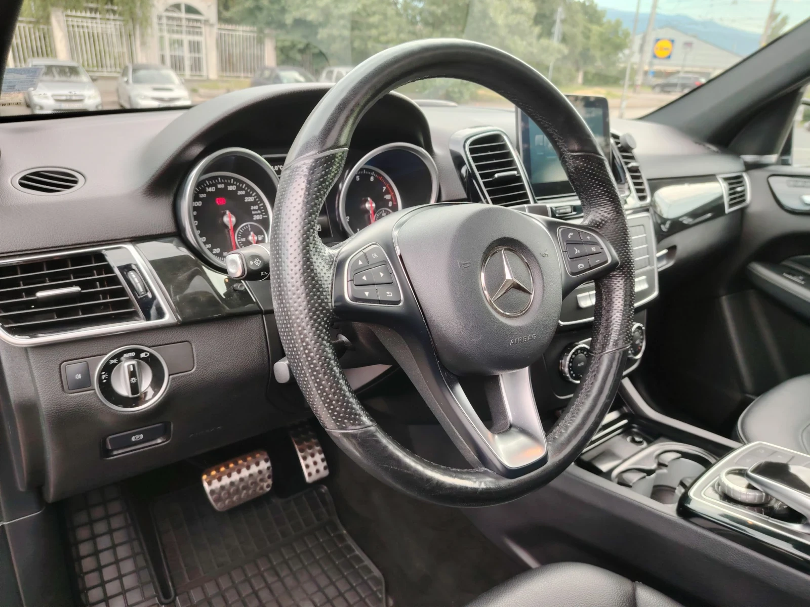 Mercedes-Benz GLE 400, снимка 7 - Автомобили и джипове - 54803198