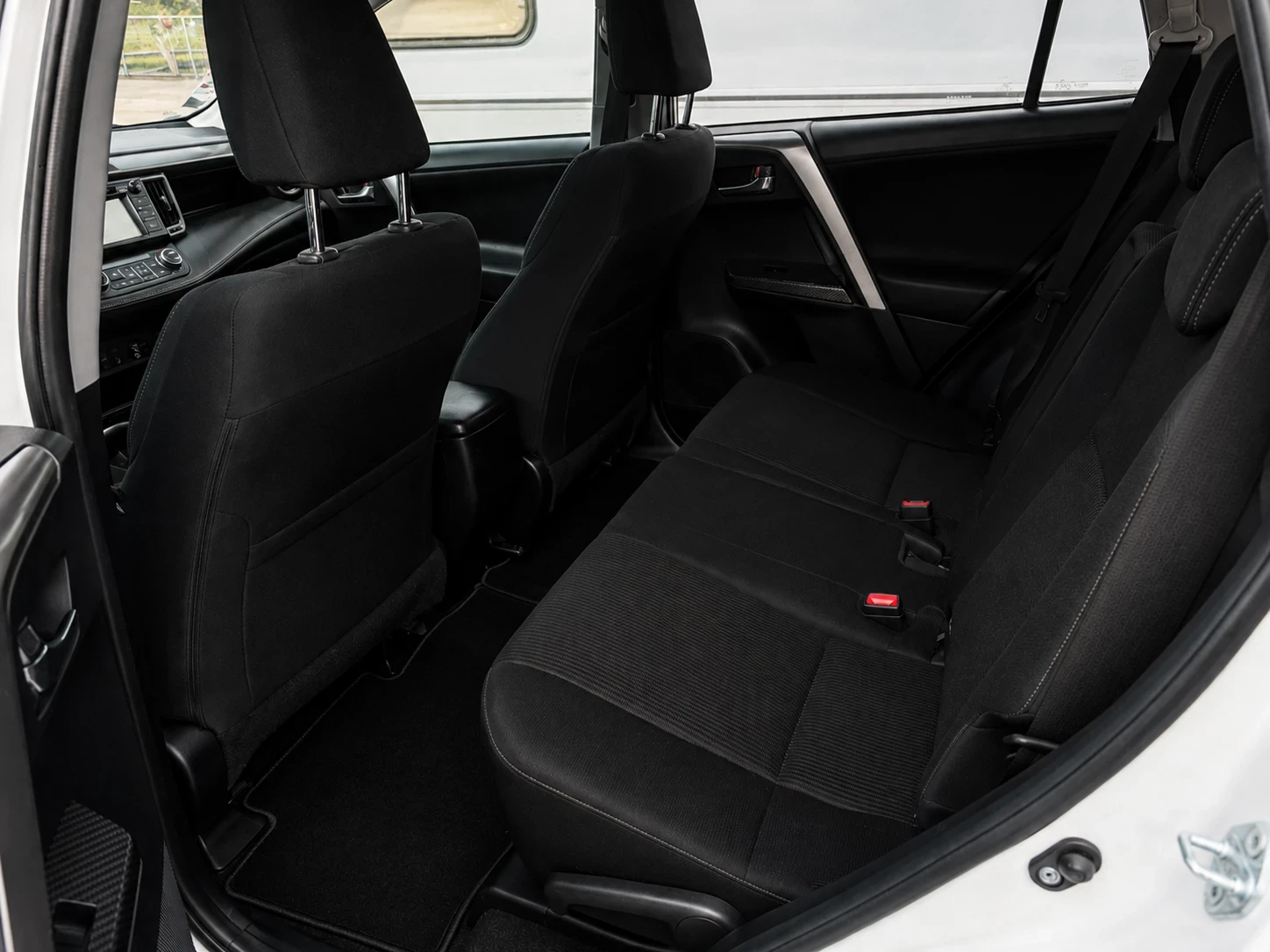 Toyota Rav4 2.2 D4D 150кс 4х4, снимка 10 - Автомобили и джипове - 55702772