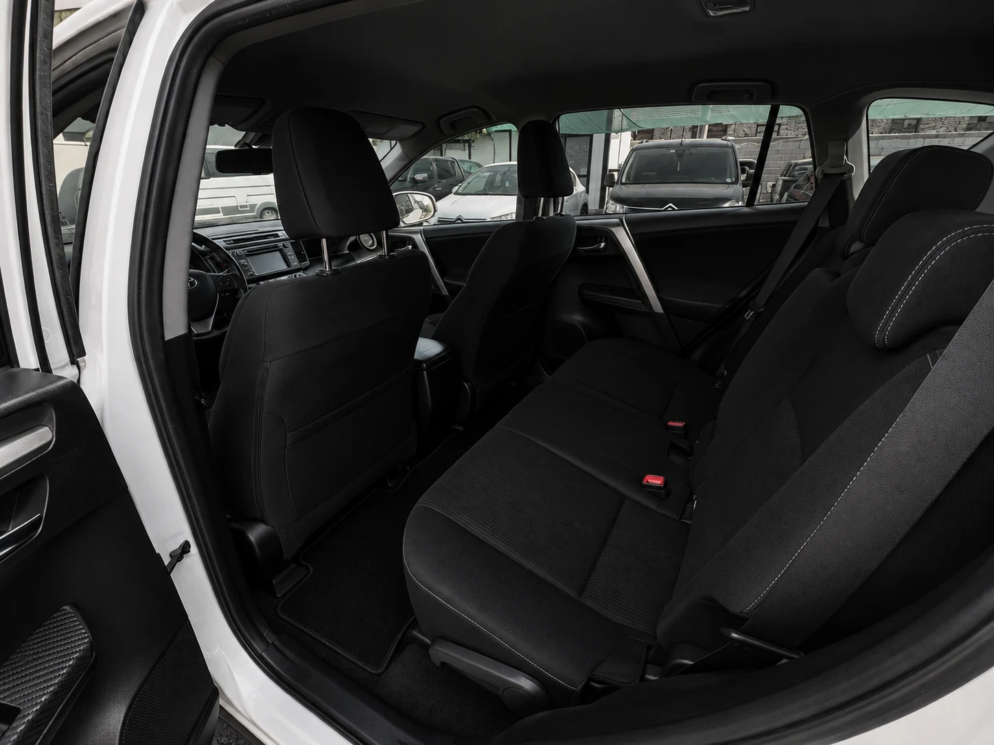 Toyota Rav4 2.2 D4D 150кс 4х4, снимка 6 - Автомобили и джипове - 55702772