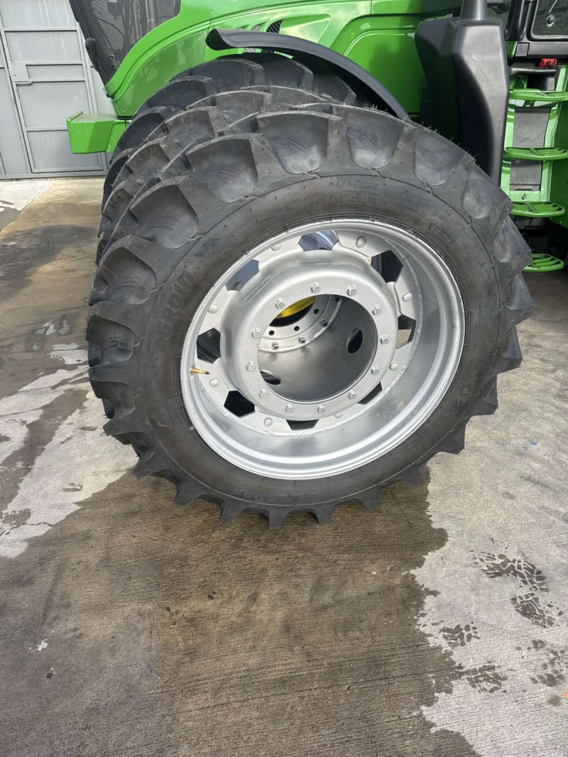Трактор John Deere Сдвоени гуми с джанти за John Deere, снимка 9 - Селскостопанска техника - 53563509