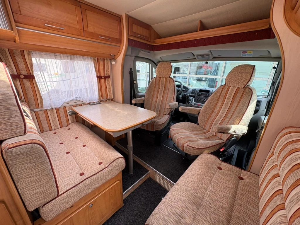 Кемпер Fleurette Migrateur 73LM, снимка 8 - Каравани и кемпери - 55501821