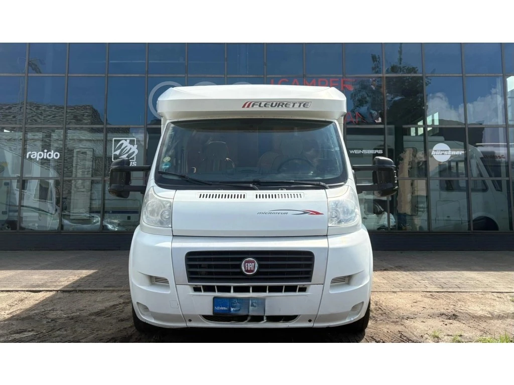 Кемпер Fleurette Migrateur 73LM, снимка 2 - Каравани и кемпери - 55501821