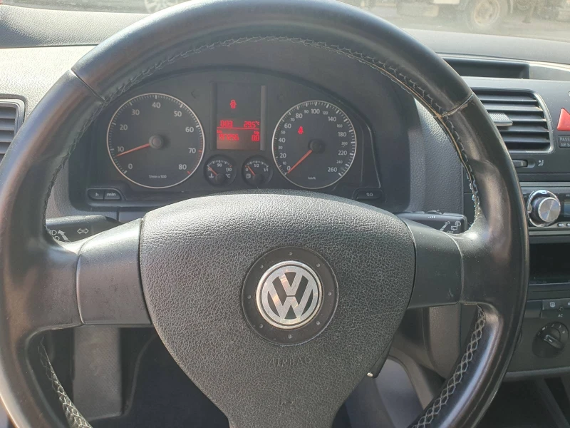 VW Golf V -1.6, снимка 6 - Автомобили и джипове - 47359047