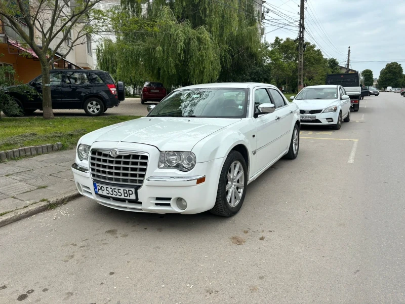 Chrysler 300c, снимка 1 - Автомобили и джипове - 48758123