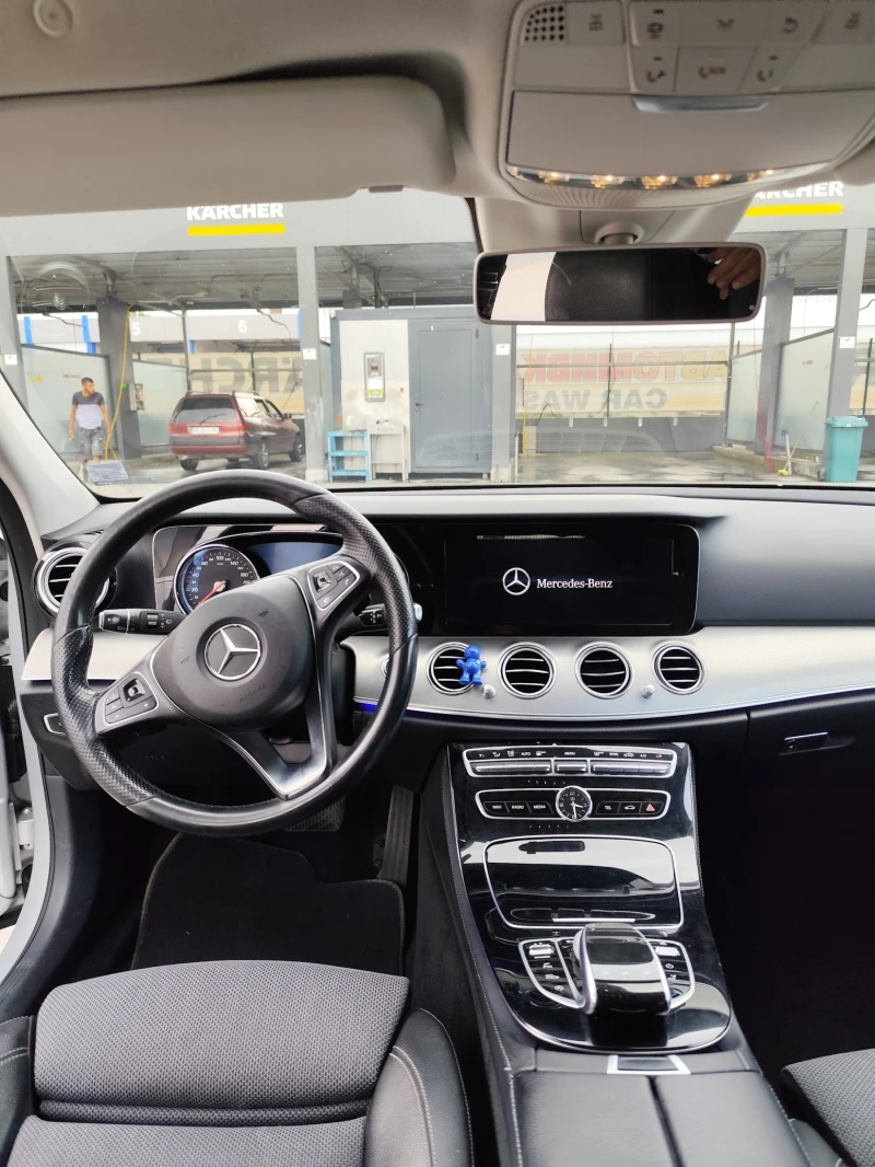 Mercedes-Benz E 220 9G-TRONIC, снимка 6 - Автомобили и джипове - 49030394