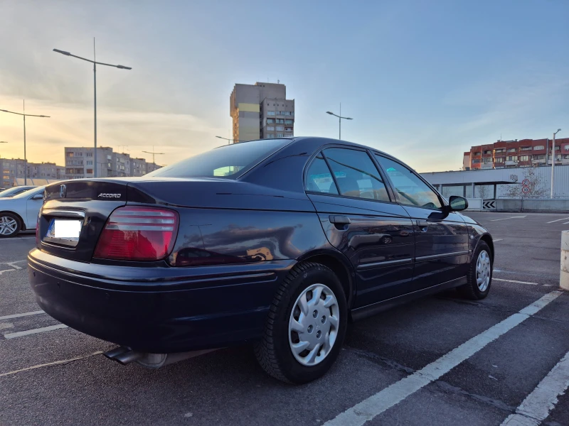 Honda Accord 1.6 LS / Капарирана, снимка 4 - Автомобили и джипове - 49239994