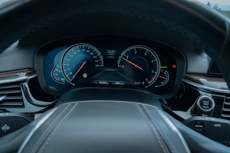 BMW 530 G30, X-DRIVE, Luxury, снимка 16 - Автомобили и джипове - 52431695