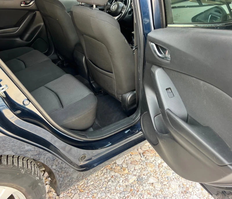Mazda 3 2.2d XENON/HEAD-UP/NAVI/PODGREV/6sk/KLIMATR/UNIKAT, снимка 17 - Автомобили и джипове - 51057350