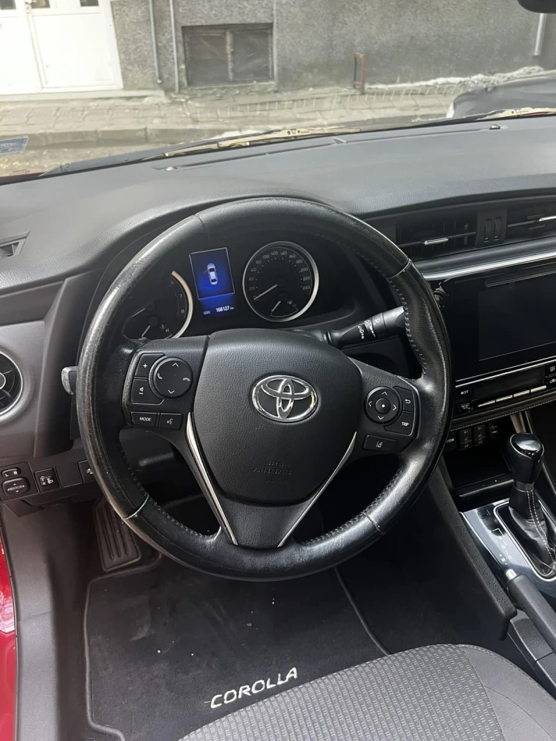 Toyota Corolla Седан, снимка 5 - Автомобили и джипове - 52067150