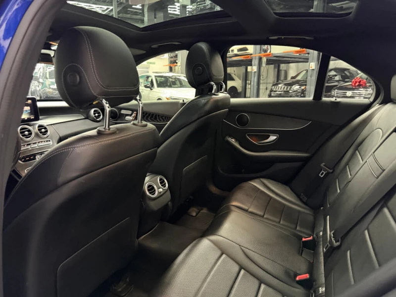 Mercedes-Benz C 300 4MATIC * АвтоКредит (ЦЕНА ДО БГ), снимка 17 - Автомобили и джипове - 52555304