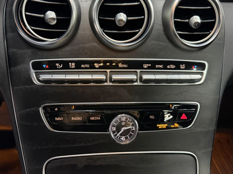 Mercedes-Benz C 300 4MATIC * АвтоКредит (ЦЕНА ДО БГ), снимка 14 - Автомобили и джипове - 52555304
