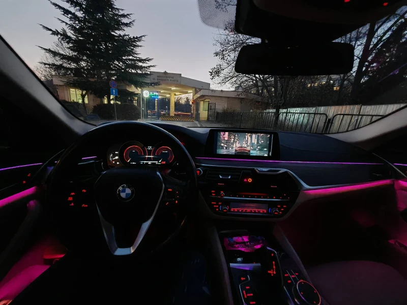 BMW 530 XD, Facelift, Full M-Performance , снимка 12 - Автомобили и джипове - 52775530