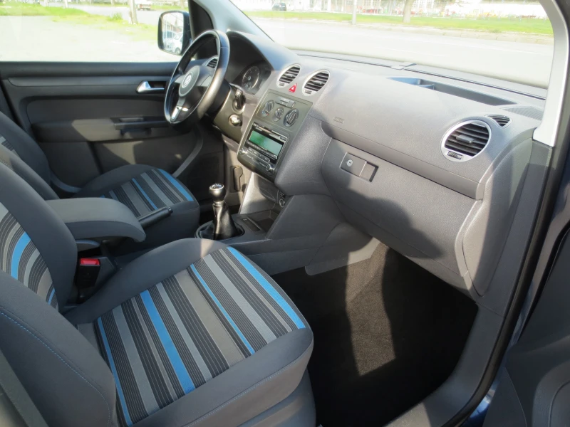 VW Caddy 2.0 TDI , снимка 13 - Автомобили и джипове - 52910961