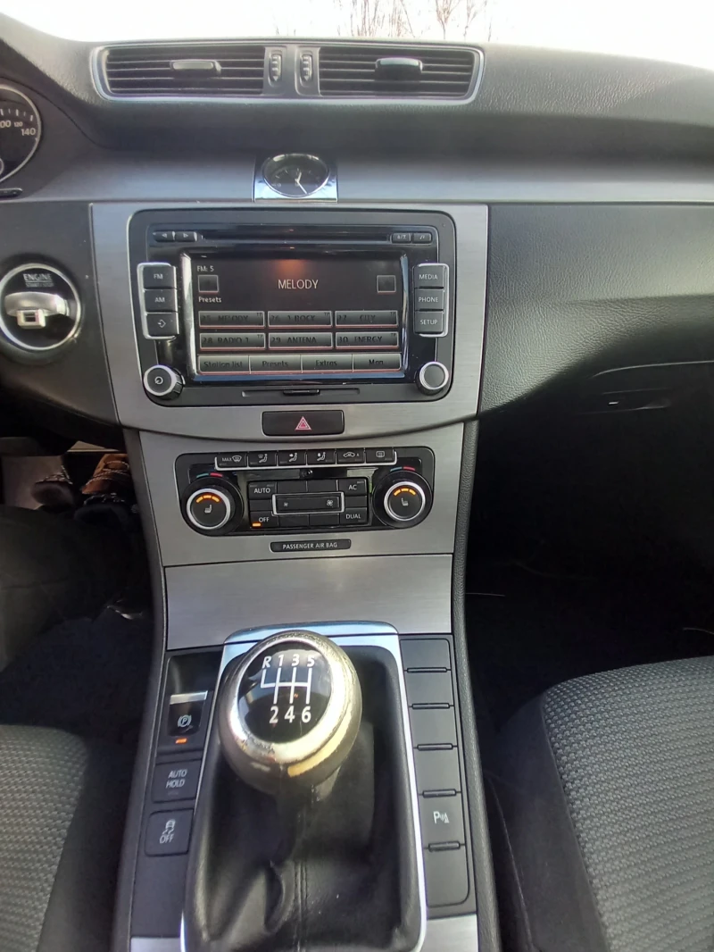 VW Passat, снимка 6 - Автомобили и джипове - 52965716