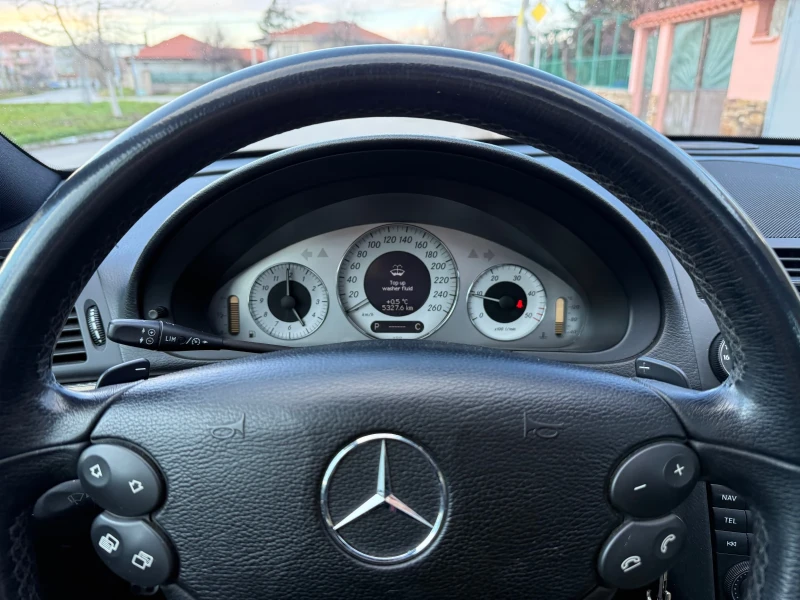 Mercedes-Benz E 280 3.0 v6 Avantgarde 4matic, снимка 16 - Автомобили и джипове - 53036164
