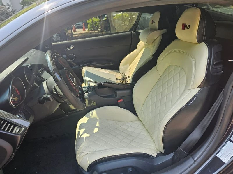 Audi R8 5.2 V10 Coupe| 525к.с.| ВКЛ.ТЕХНОТЕСТ, снимка 4 - Автомобили и джипове - 55626007