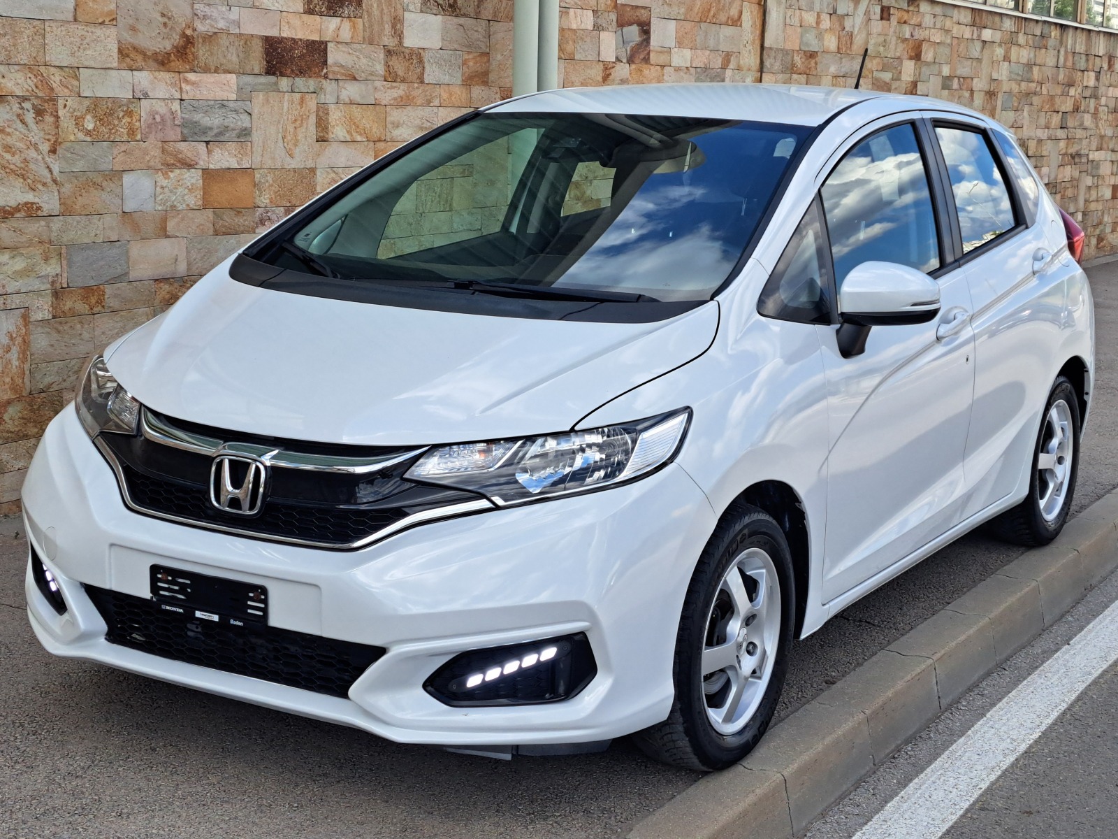 Honda Jazz 1.3/101к.с. АВТОМАТ  Face lift - изображение 2