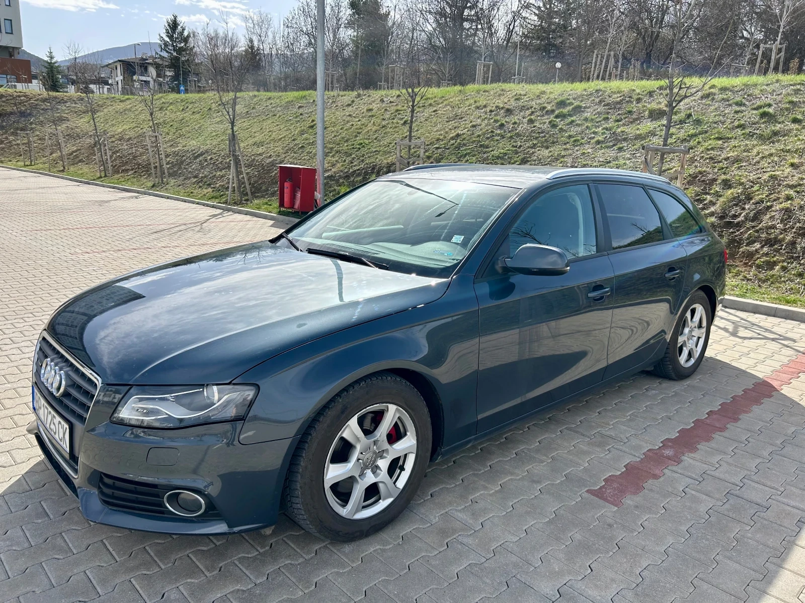 Audi A4 2.0 TDI 143 к.с. Quattro - изображение 8
