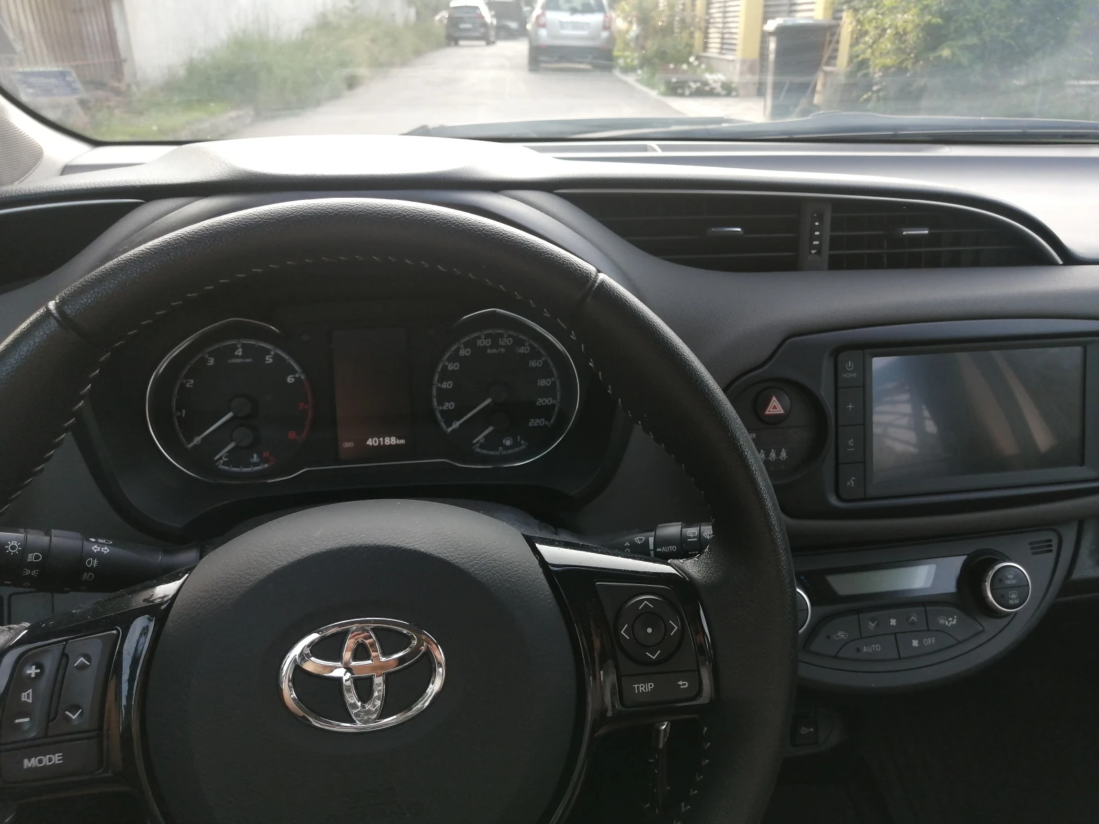 Toyota Yaris  - изображение 5