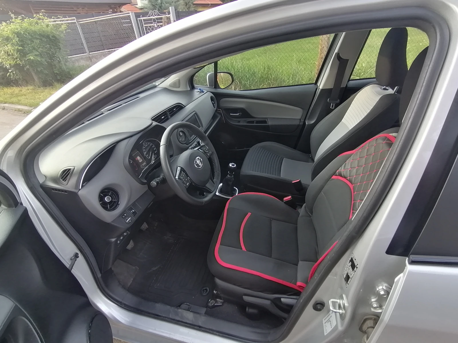 Toyota Yaris  - изображение 6