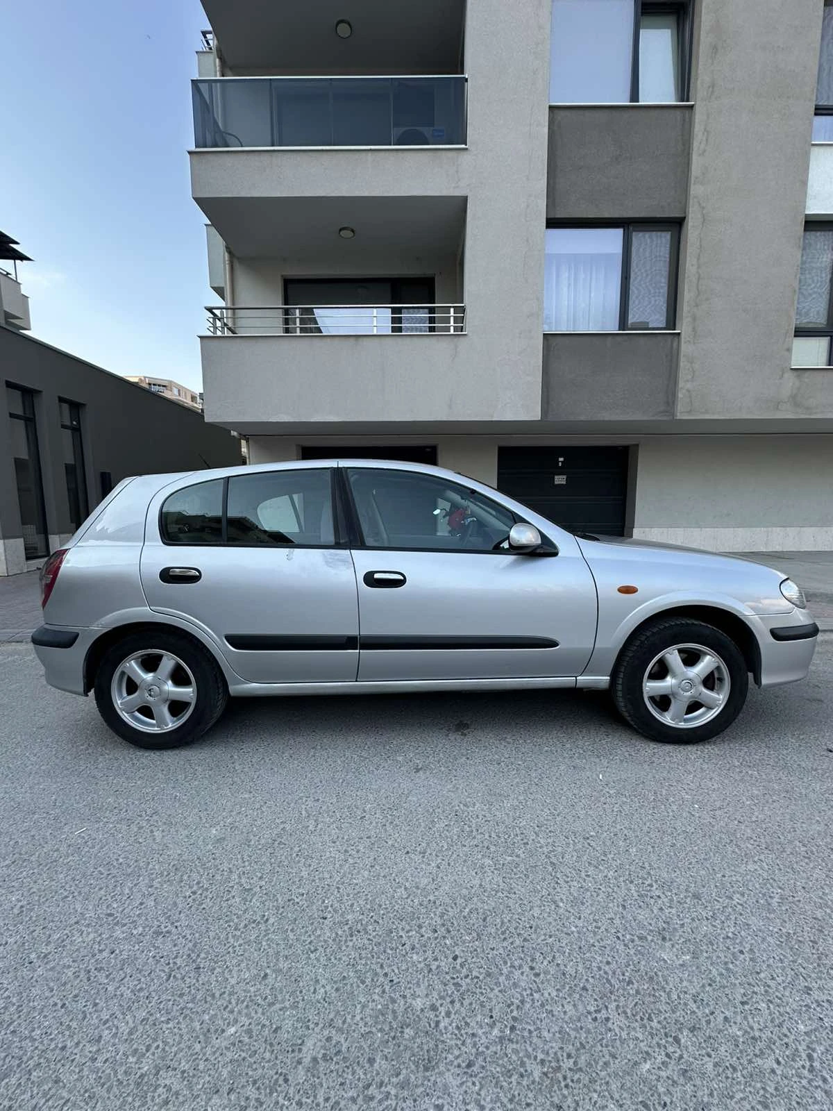 Nissan Almera 1.5i - изображение 7