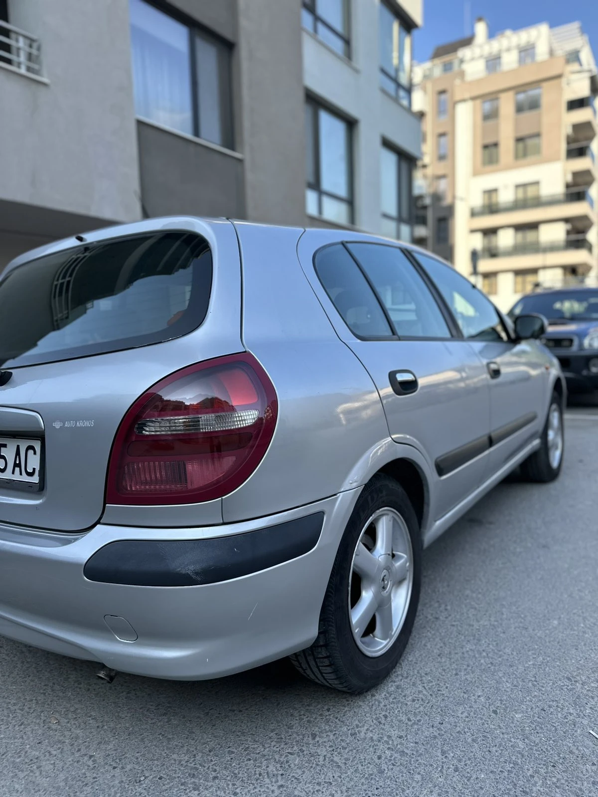 Nissan Almera 1.5i - изображение 4