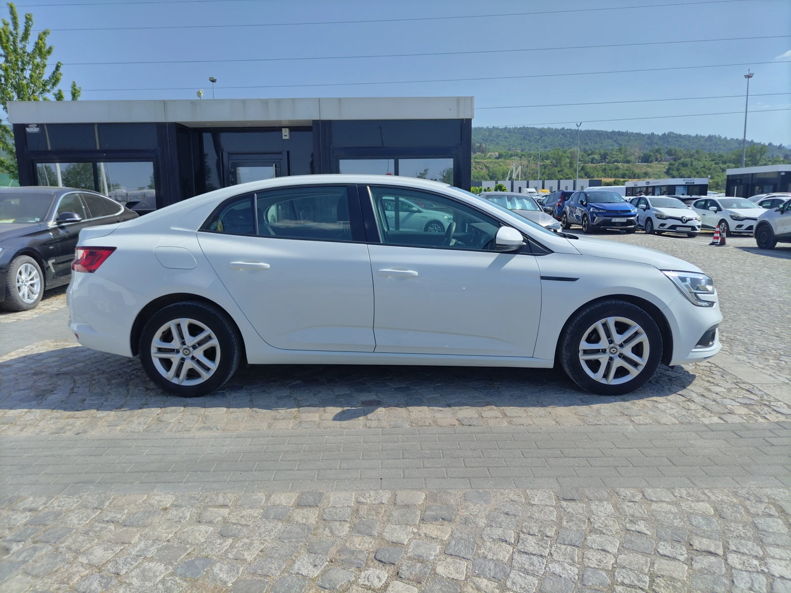 Renault Megane 1.3TCe 140 к.с./Life - изображение 4