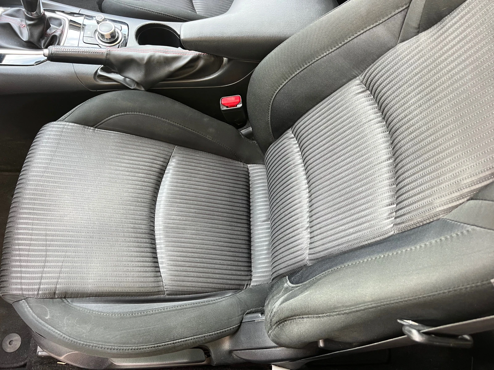 Mazda 3 2.2d XENON/HEAD-UP/NAVI/PODGREV/6sk/KLIMATR/UNIKAT | Mobile.bg   13