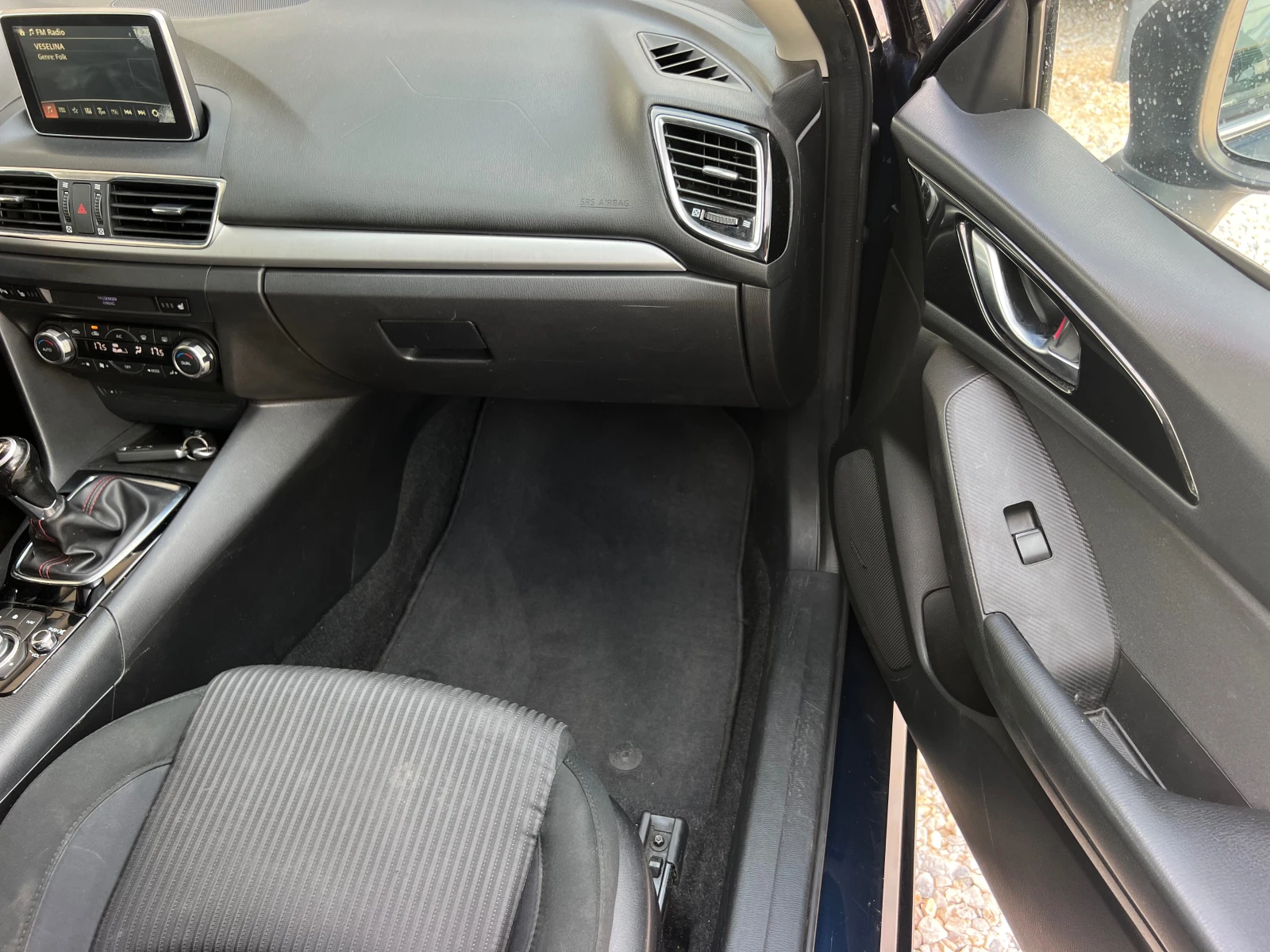 Mazda 3 2.2d XENON/HEAD-UP/NAVI/PODGREV/6sk/KLIMATR/UNIKAT | Mobile.bg   14