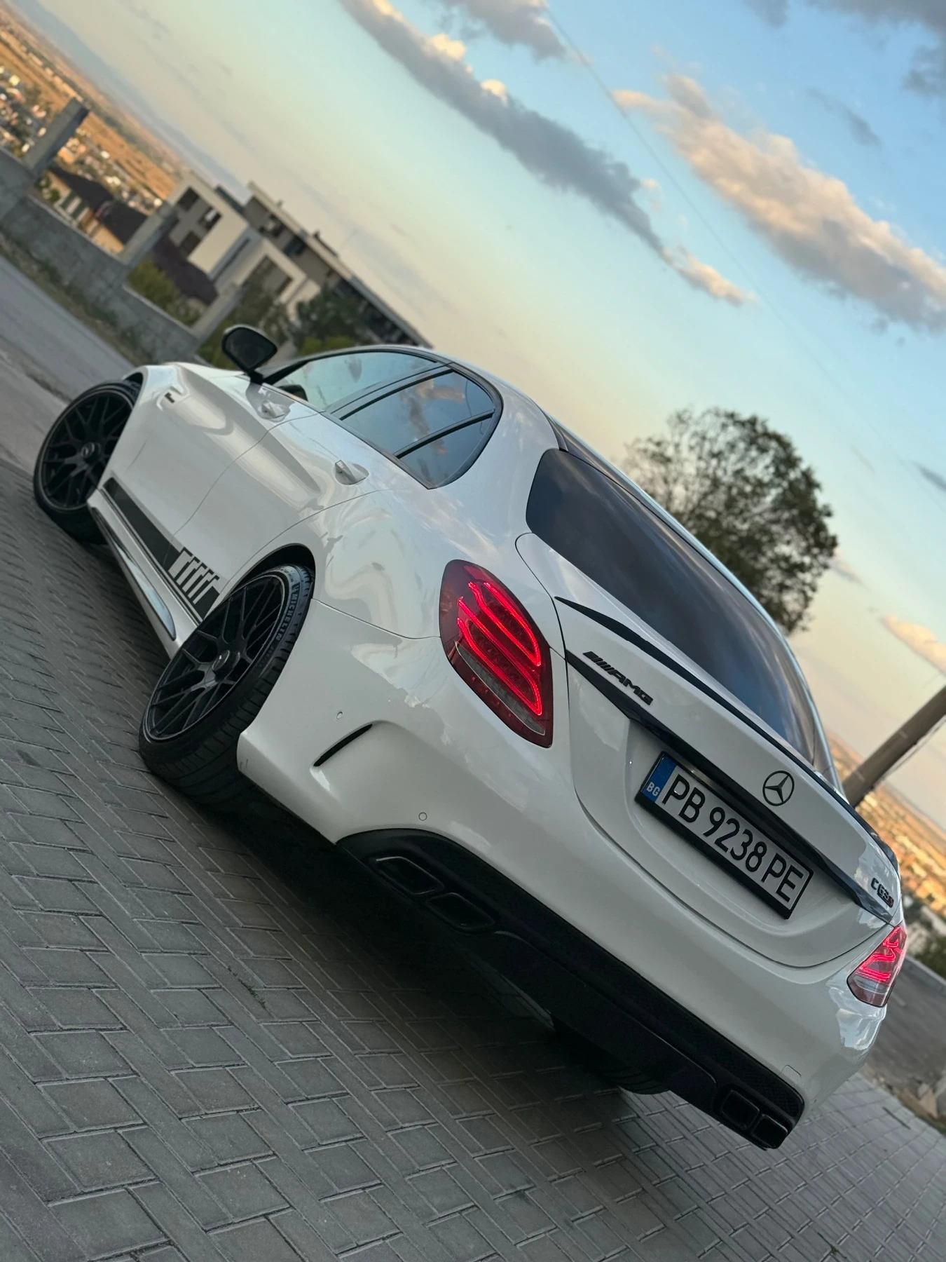 Mercedes-Benz C 63 AMG V8/ Bi-Turbo/ РЕГИСТРИРАНО/ОБСЛУЖЕНО  - изображение 4