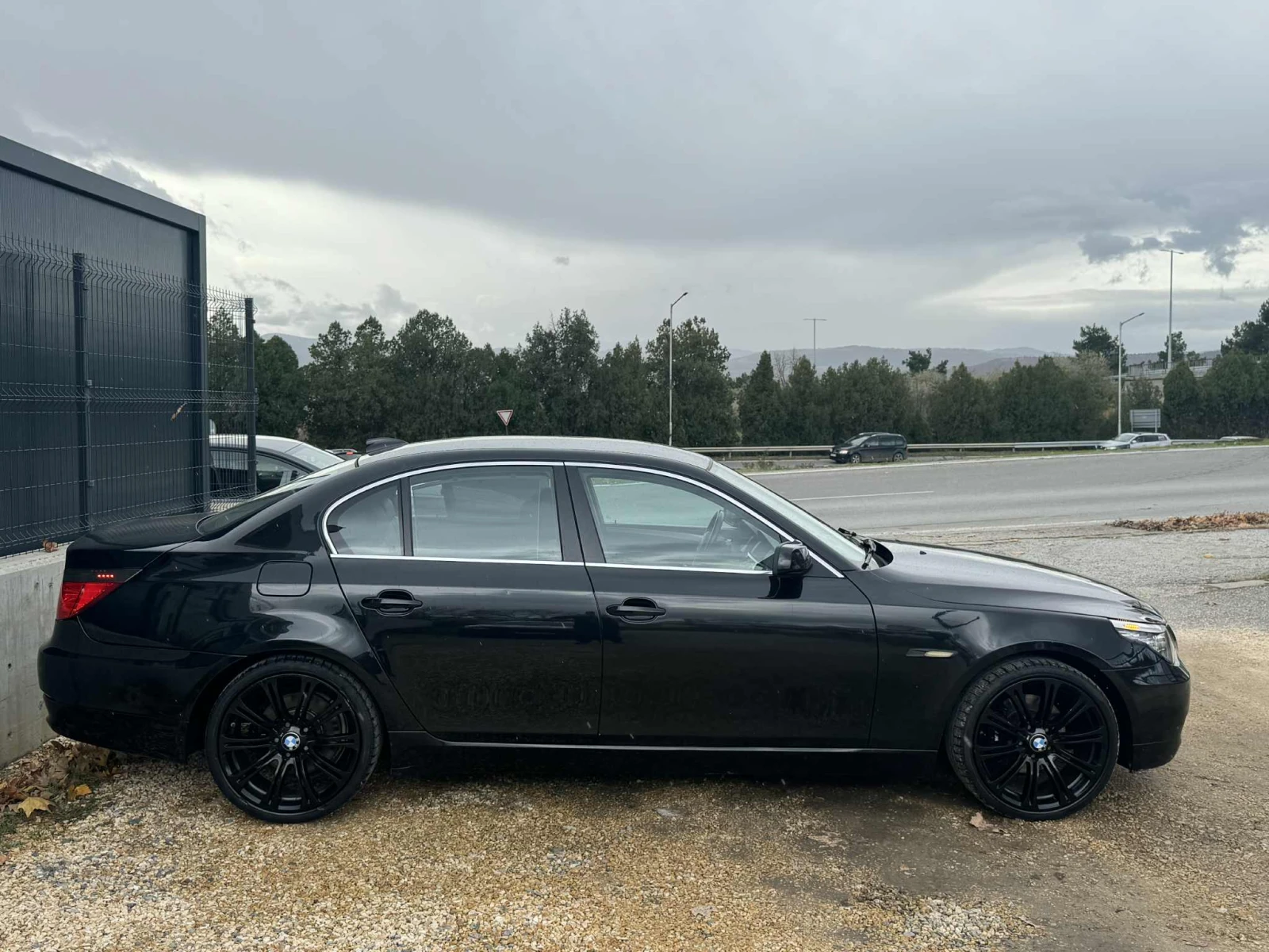 BMW 525 3.0i* 218hp* FACELIFT*  - изображение 4