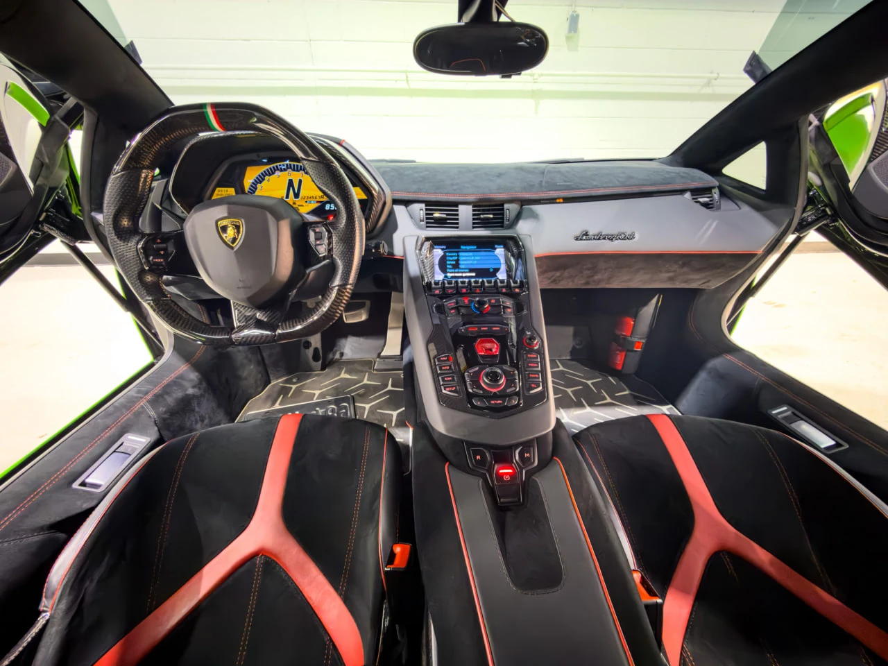 Lamborghini Aventador * SV * CARFAX * БЕЗ ПЪРВОНАЧАЛНА ВНОСКА, снимка 9 - Автомобили и джипове - 53733897