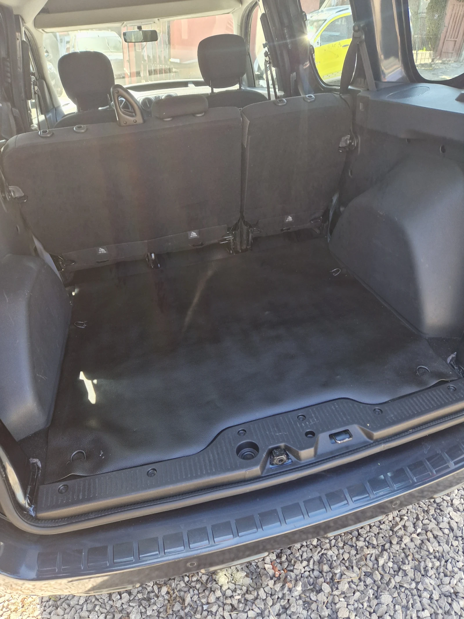 Dacia Dokker 1.6  , 102 коня  Газ - Бензин, снимка 6 - Автомобили и джипове - 53835951