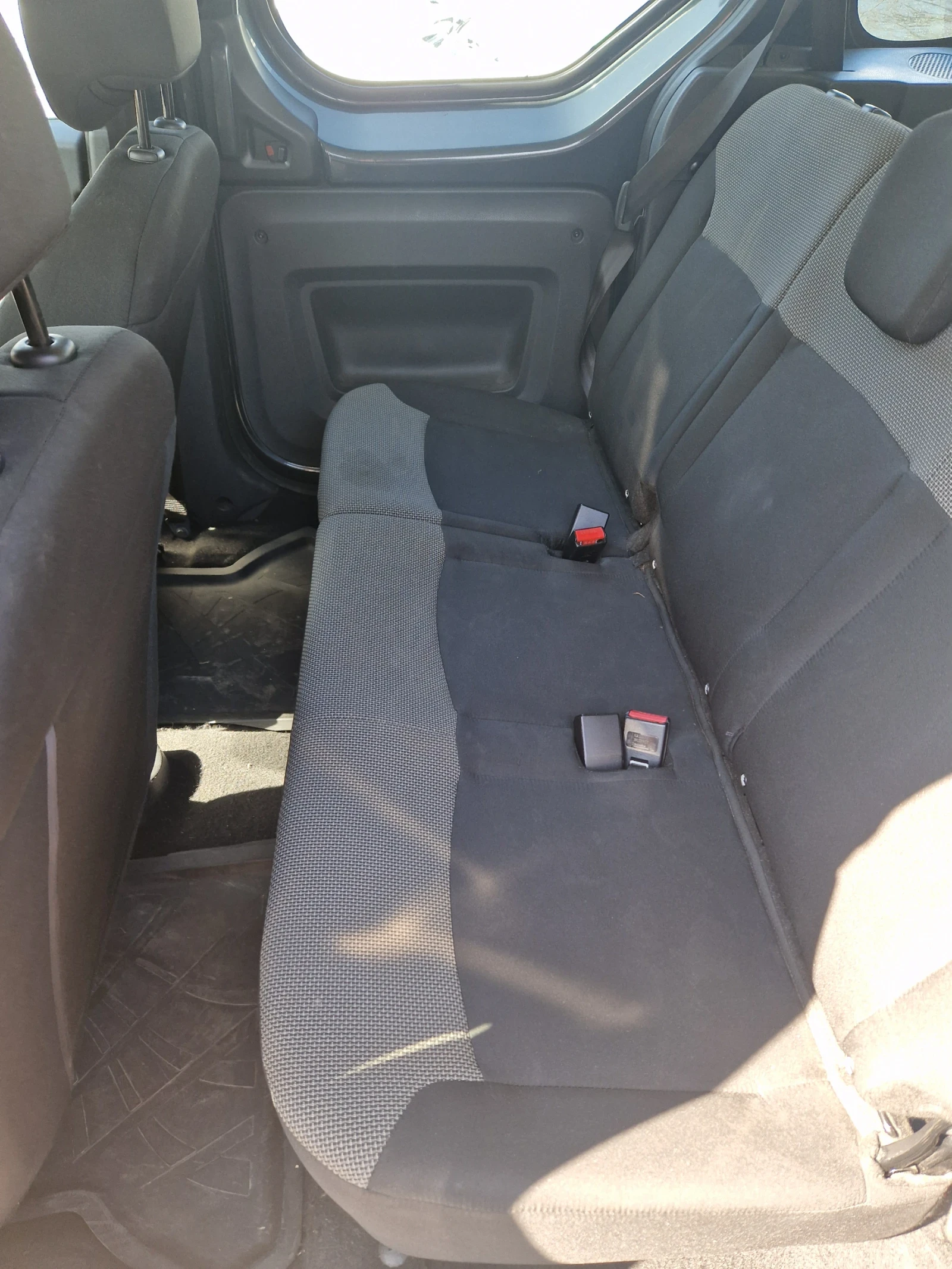 Dacia Dokker 1.6  , 102 коня  Газ - Бензин, снимка 7 - Автомобили и джипове - 53835951