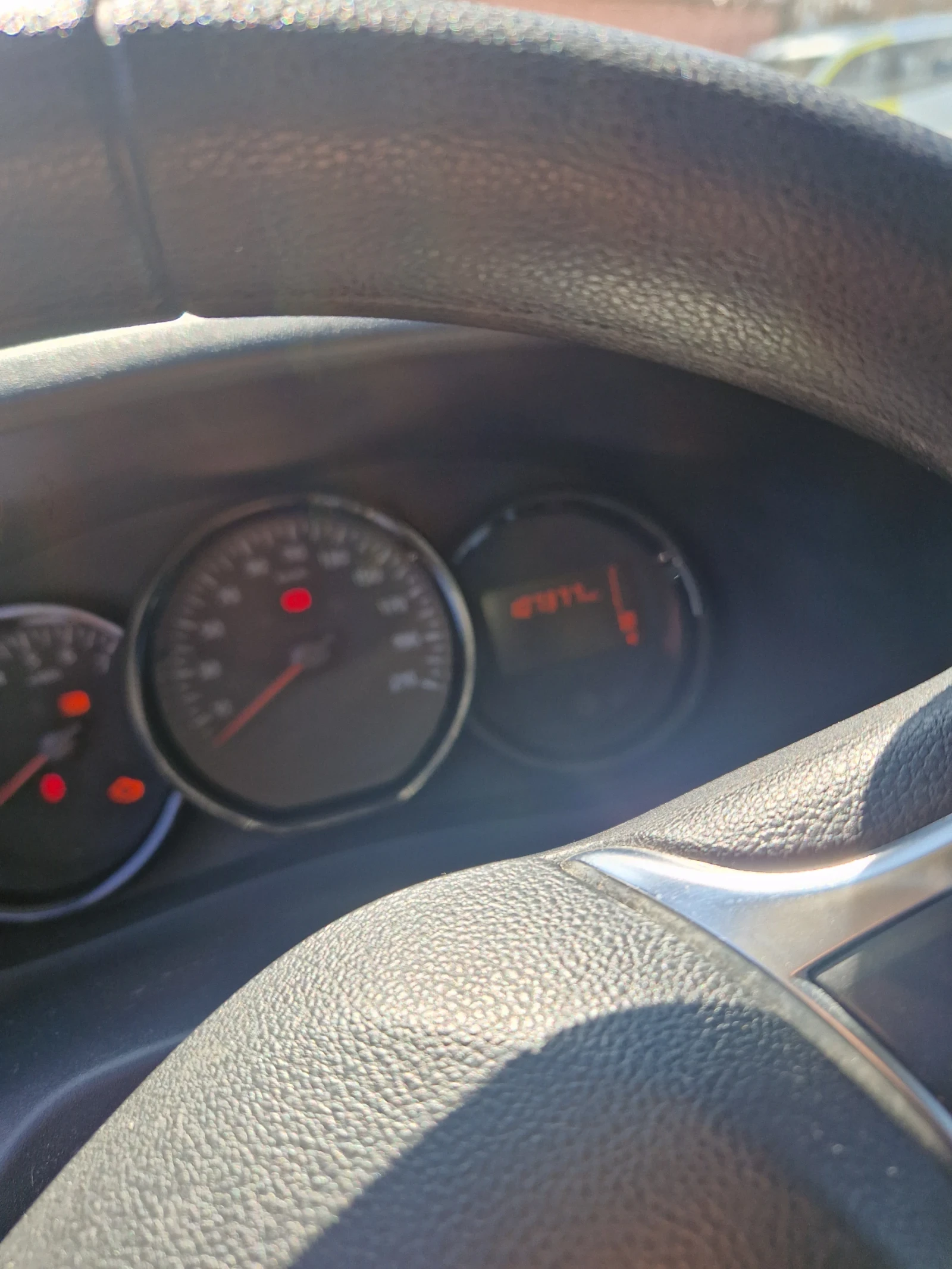 Dacia Dokker 1.6  , 102 коня  Газ - Бензин, снимка 11 - Автомобили и джипове - 53835951