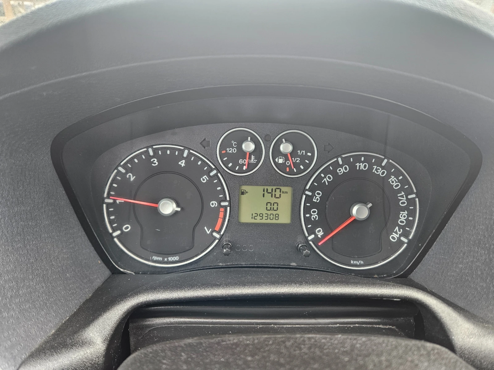 Ford Fusion 1.4-12900KM, снимка 10 - Автомобили и джипове - 54039133