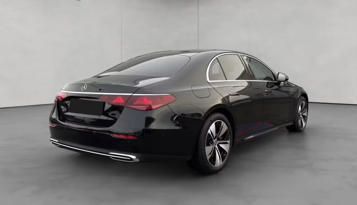 Mercedes-Benz E 300 de* Avantgarde* Digital Light* HuD* SoftClose, снимка 4 - Автомобили и джипове - 54069955