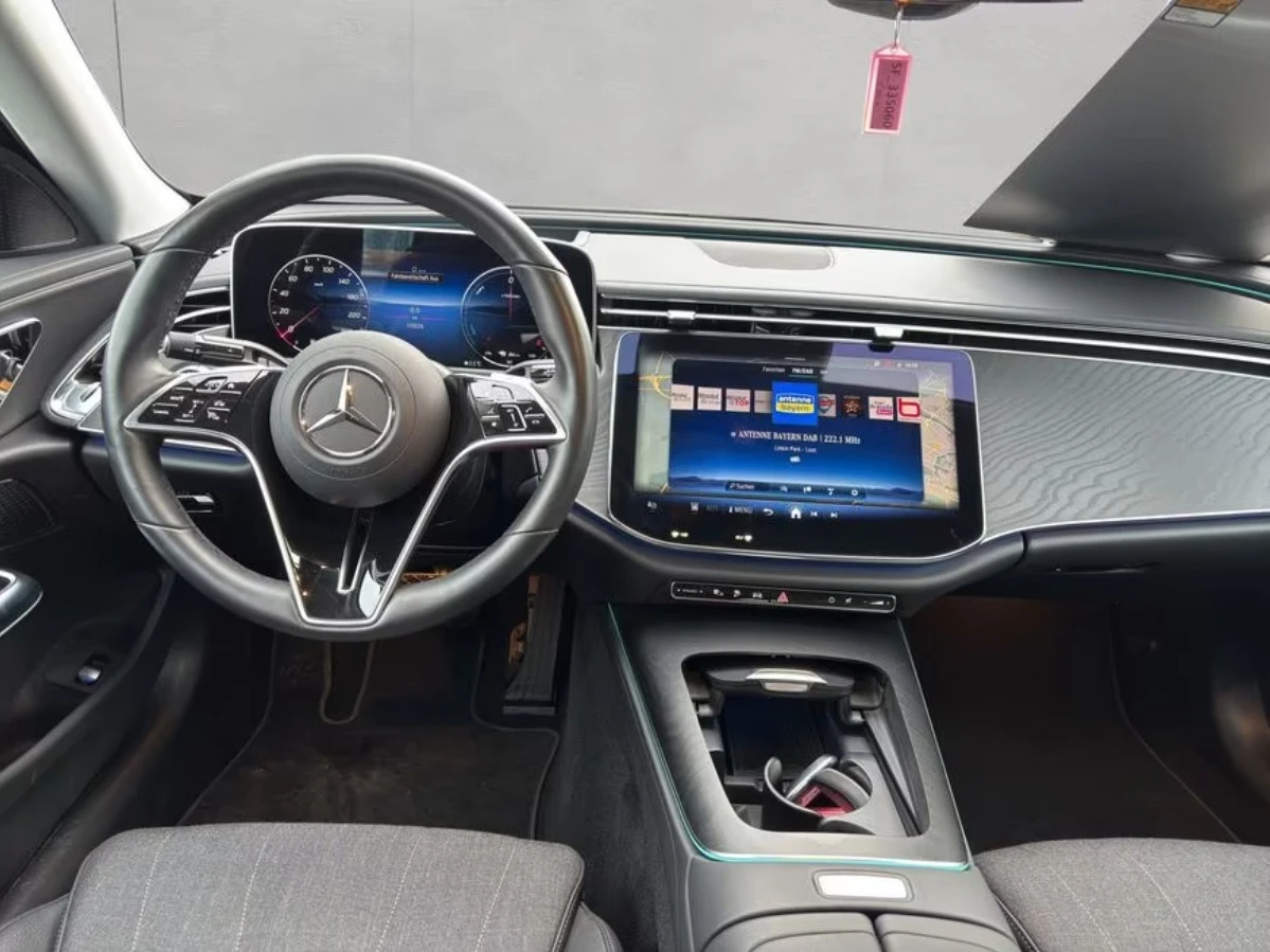 Mercedes-Benz E 300 de* Avantgarde* Digital Light* HuD* SoftClose, снимка 6 - Автомобили и джипове - 54069955