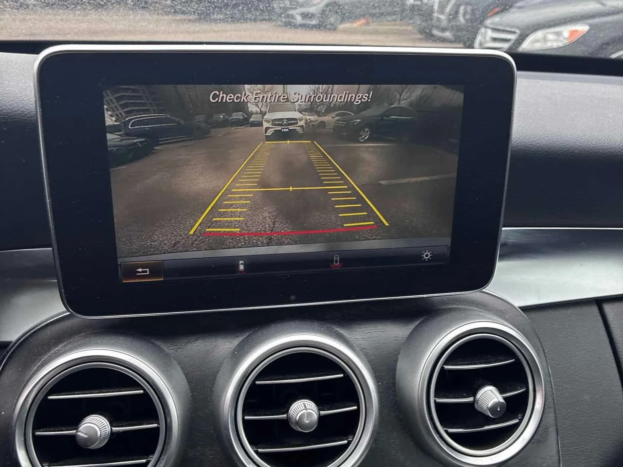 Mercedes-Benz C 300 * CARFAX * ПРЕДСТАВИТЕЛСТВО * ПОДГРЕВ * КАМЕРА * П, снимка 9 - Автомобили и джипове - 54084340