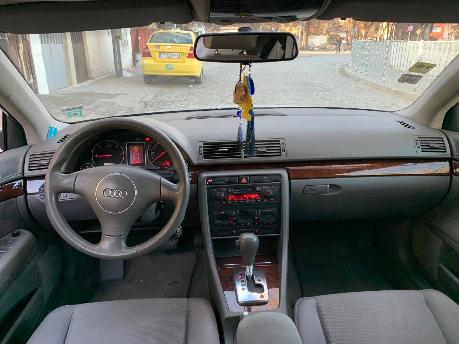 Audi A4 2.5 DIEZEL, снимка 9 - Автомобили и джипове - 54102479