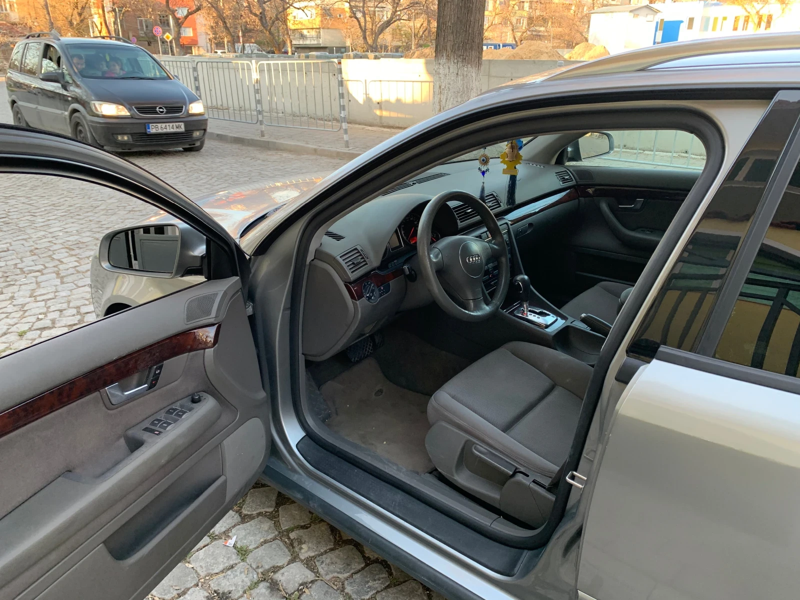 Audi A4 2.5 DIEZEL, снимка 13 - Автомобили и джипове - 54102479